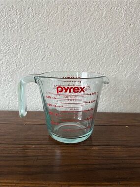 Pyrex Glass 2 Cup Measuring Pitcher